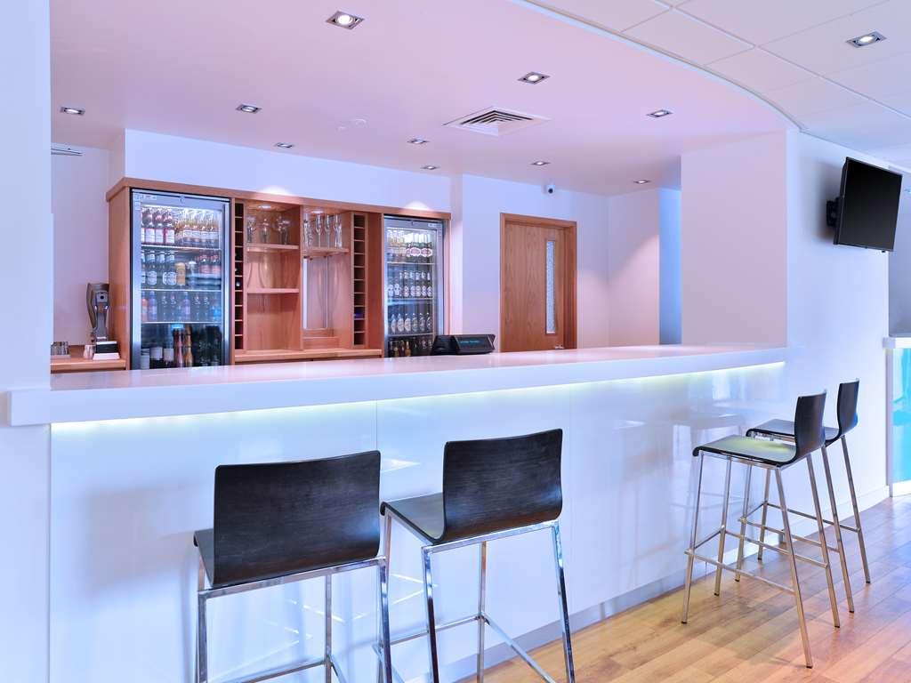 Travelodge Swindon Central Restaurante foto