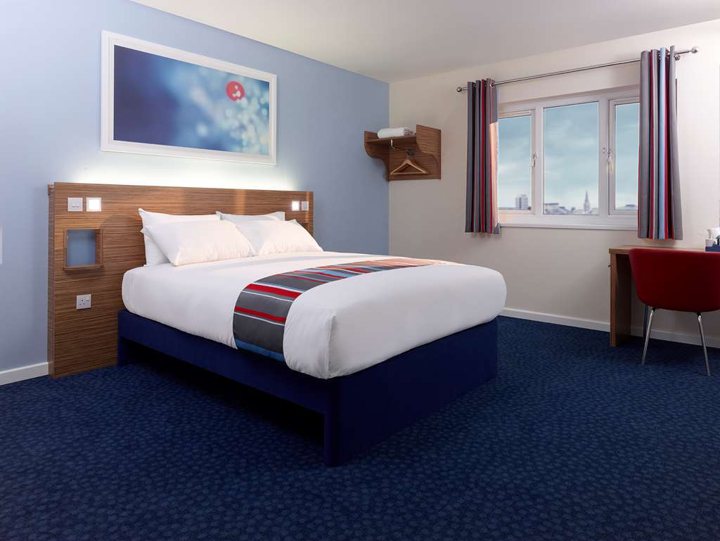 Travelodge Swindon Central Habitación foto