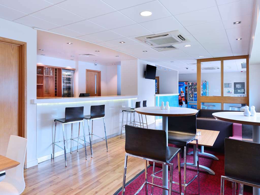 Travelodge Swindon Central Restaurante foto