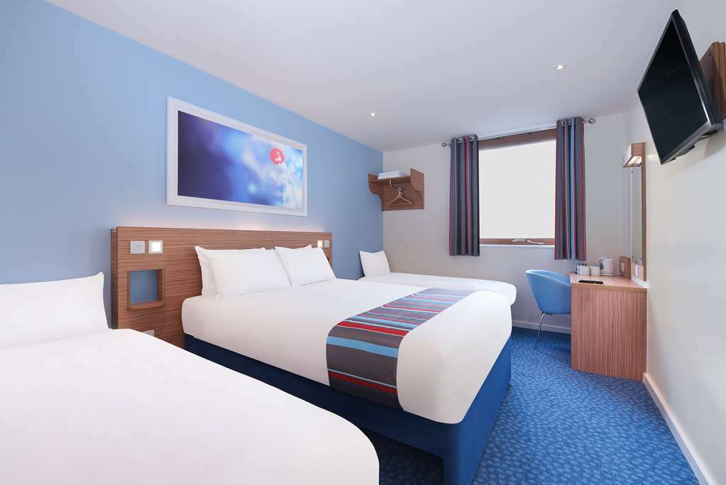 Travelodge Swindon Central Habitación foto